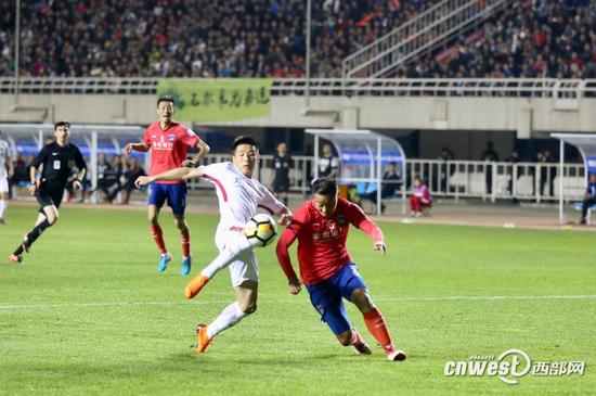  柏林联合主场告捷，德甲中游球队展现顽强斗志